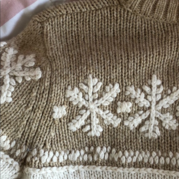 Snowflake sweater - Picture 4 of 5